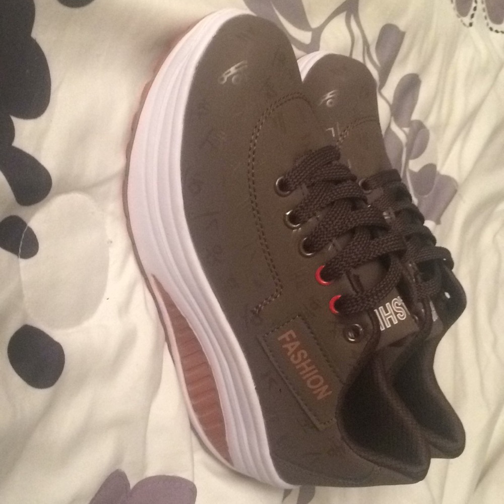 NWOT- Coffee-brown wedges